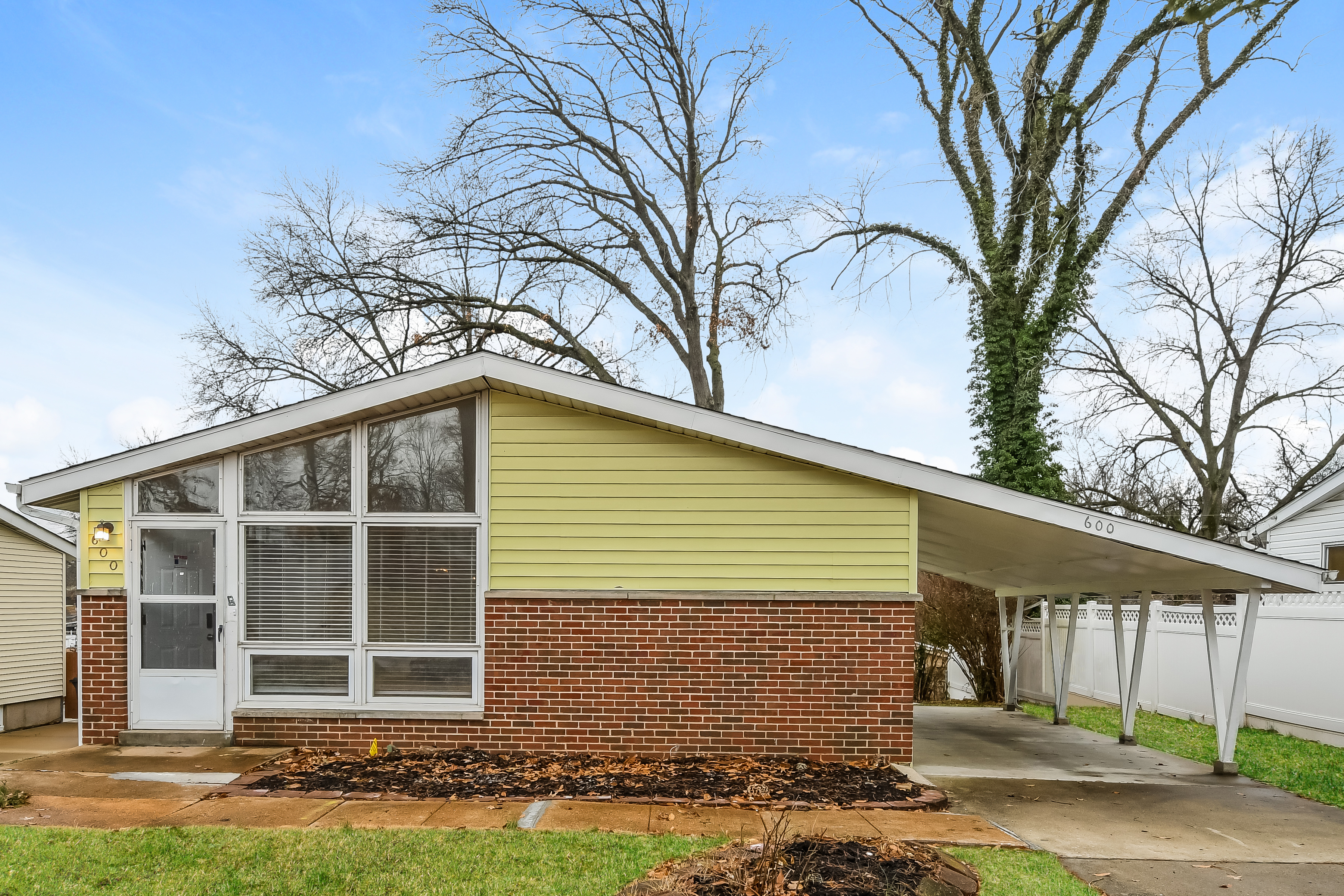 600 ACORN DR CRESTWOOD, MO 63126